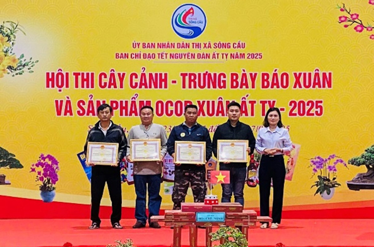 Hơn 1000 lượt người đến với Hội thi sinh vật cảnh, hội báo xuân Ất Tỵ và trưng bày sản phẩm OCOP TX Sông Cầu